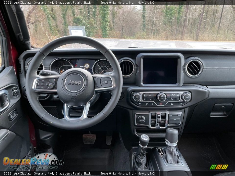 Dashboard of 2021 Jeep Gladiator Overland 4x4 Photo #18