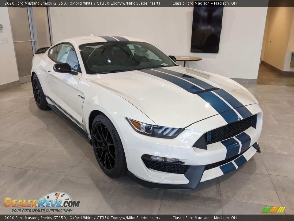 Front 3/4 View of 2020 Ford Mustang Shelby GT350 Photo #2