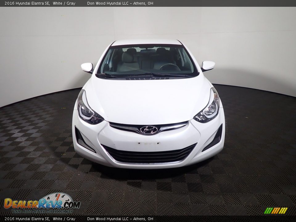2016 Hyundai Elantra SE White / Gray Photo #4