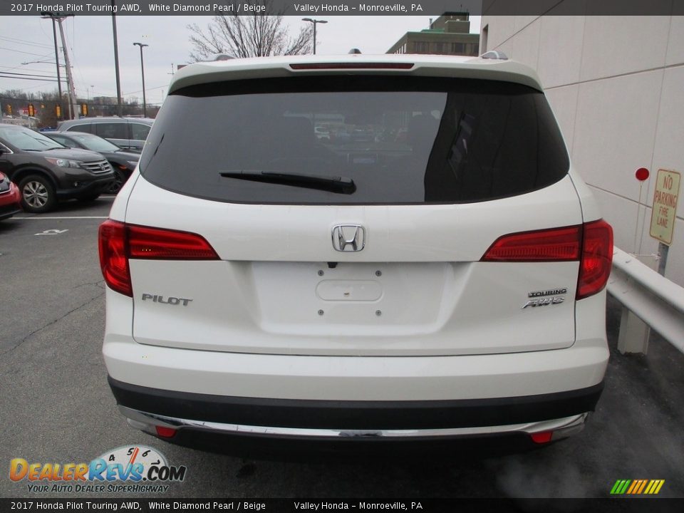 2017 Honda Pilot Touring AWD White Diamond Pearl / Beige Photo #4