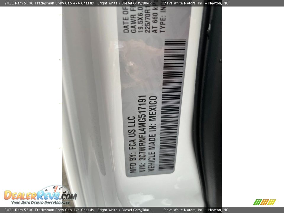 2021 Ram 5500 Tradesman Crew Cab 4x4 Chassis Bright White / Diesel Gray/Black Photo #26