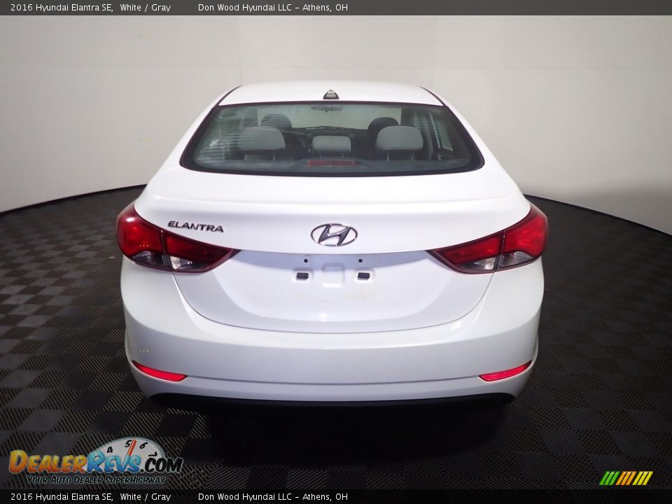 2016 Hyundai Elantra SE White / Gray Photo #12