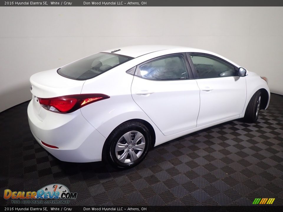 2016 Hyundai Elantra SE White / Gray Photo #16