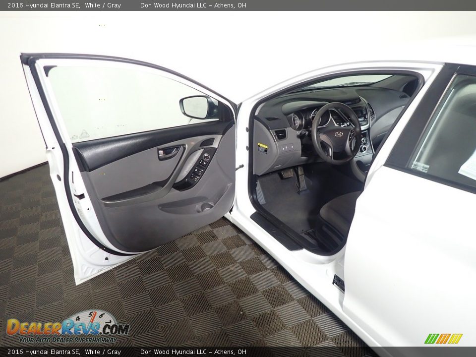 2016 Hyundai Elantra SE White / Gray Photo #19