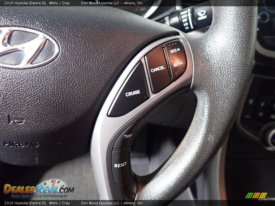 2016 Hyundai Elantra SE White / Gray Photo #28