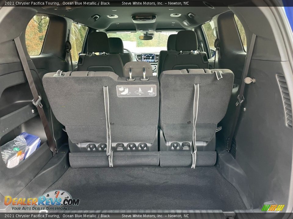 2021 Chrysler Pacifica Touring Trunk Photo #16