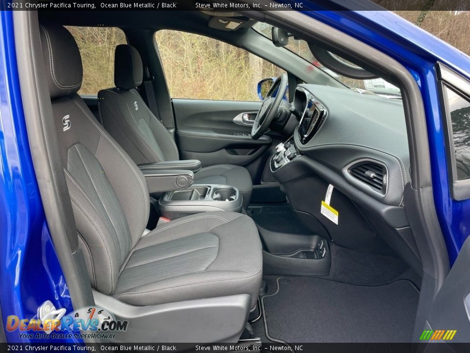 Front Seat of 2021 Chrysler Pacifica Touring Photo #18