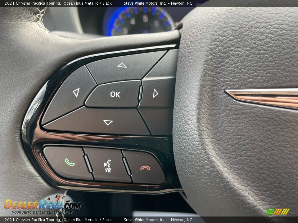 2021 Chrysler Pacifica Touring Steering Wheel Photo #20