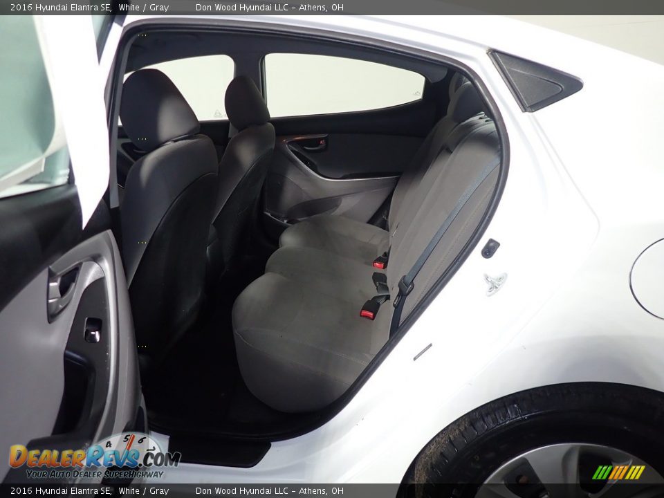 2016 Hyundai Elantra SE White / Gray Photo #33