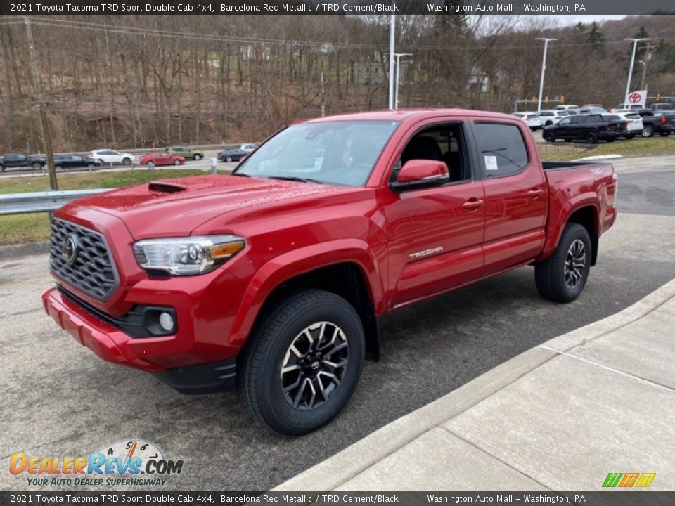Front 3/4 View of 2021 Toyota Tacoma TRD Sport Double Cab 4x4 Photo #12