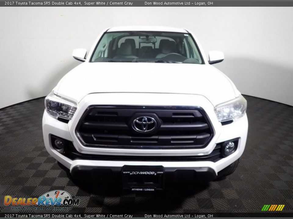 2017 Toyota Tacoma SR5 Double Cab 4x4 Super White / Cement Gray Photo #4