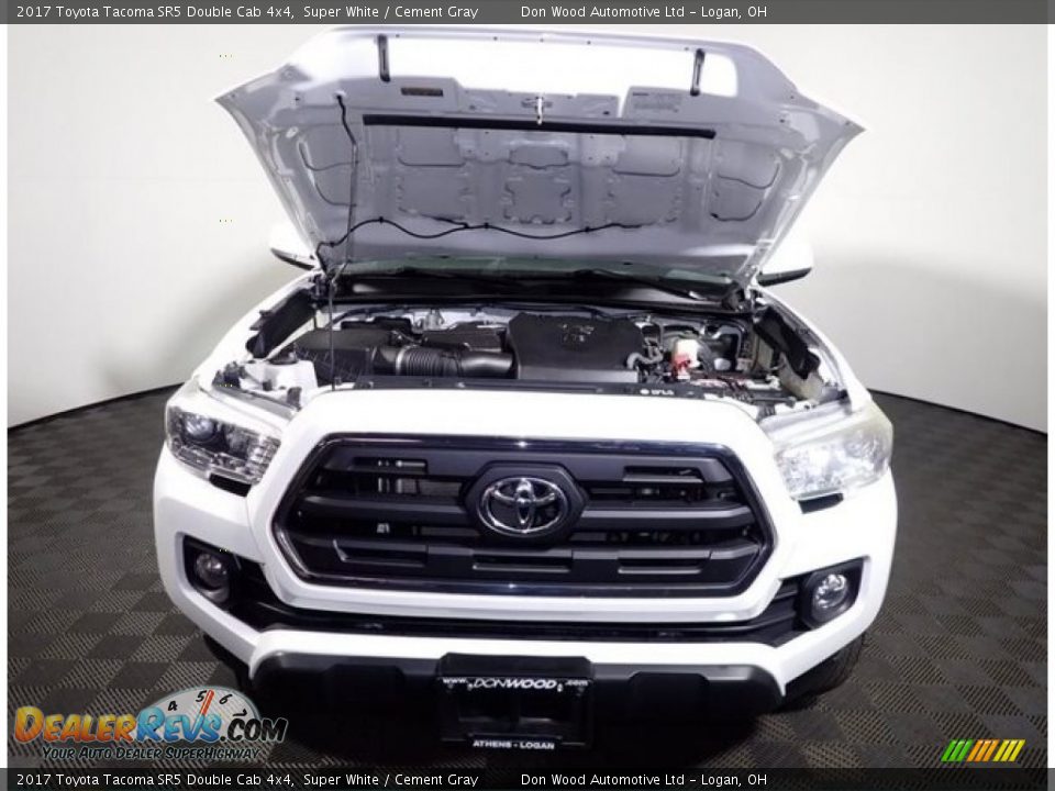 2017 Toyota Tacoma SR5 Double Cab 4x4 Super White / Cement Gray Photo #5