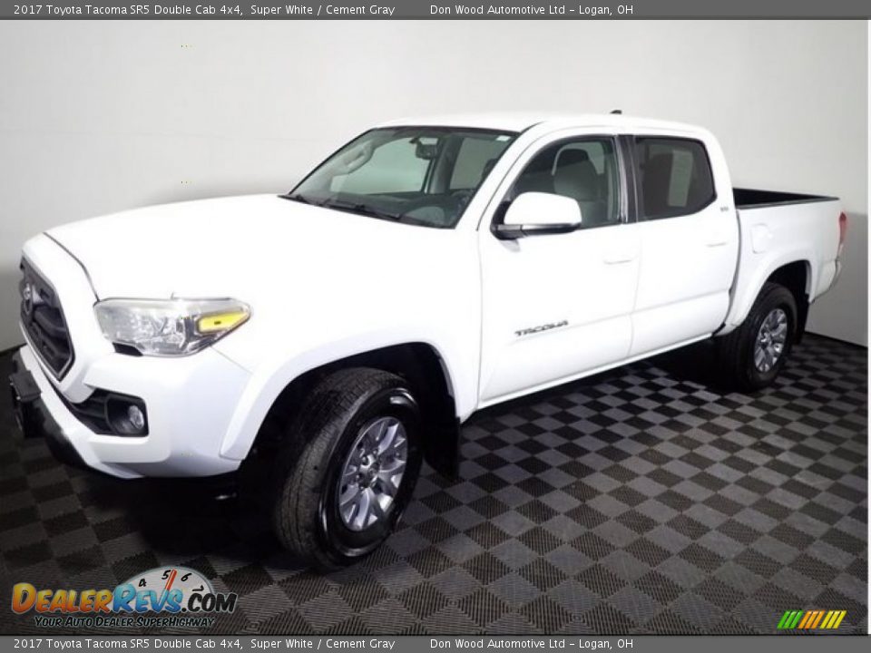 2017 Toyota Tacoma SR5 Double Cab 4x4 Super White / Cement Gray Photo #7