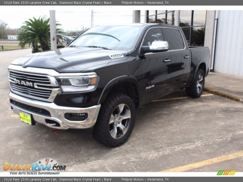 2019 Ram 1500 Laramie Crew Cab Diamond Black Crystal Pearl / Black Photo #4