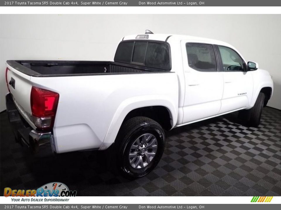 2017 Toyota Tacoma SR5 Double Cab 4x4 Super White / Cement Gray Photo #13