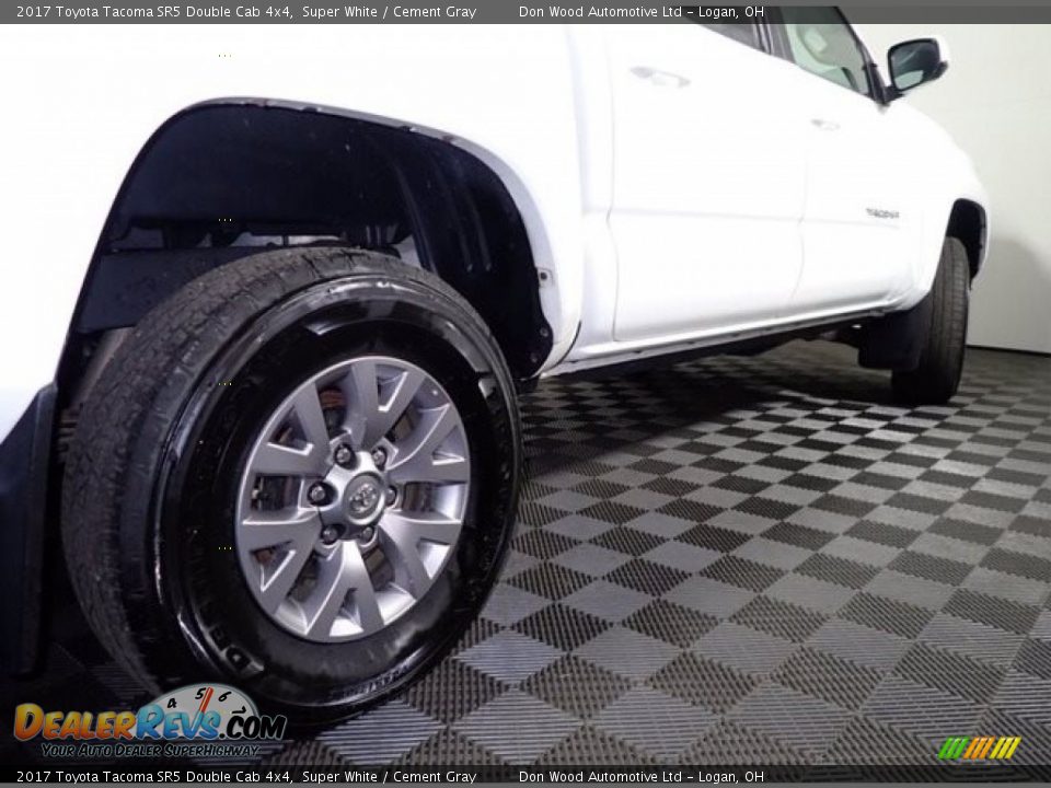 2017 Toyota Tacoma SR5 Double Cab 4x4 Super White / Cement Gray Photo #14