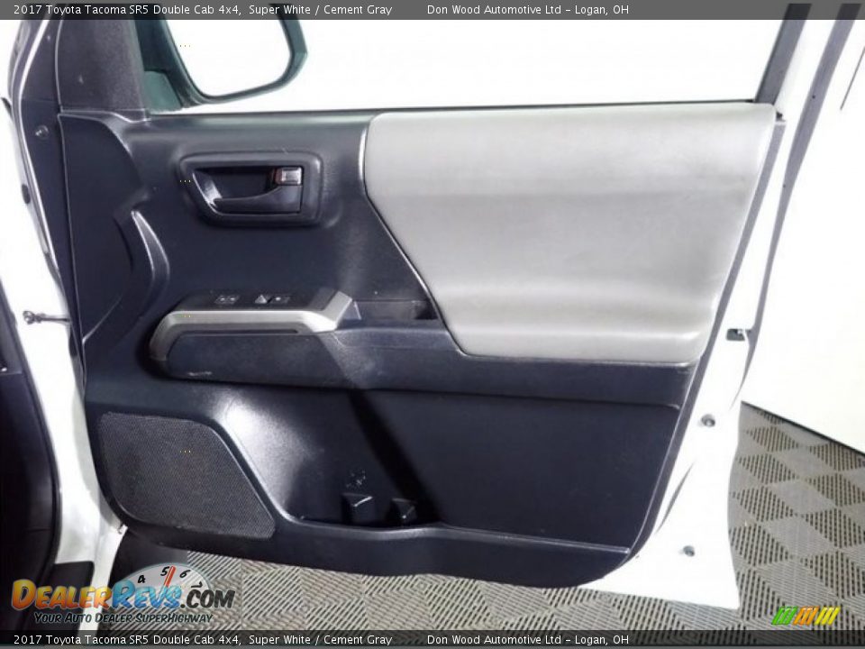 2017 Toyota Tacoma SR5 Double Cab 4x4 Super White / Cement Gray Photo #20