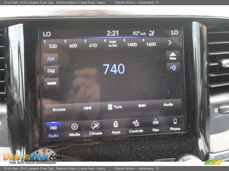 2019 Ram 1500 Laramie Crew Cab Diamond Black Crystal Pearl / Black Photo #16