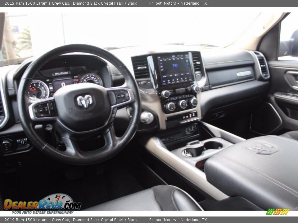 2019 Ram 1500 Laramie Crew Cab Diamond Black Crystal Pearl / Black Photo #22