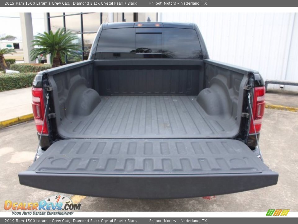 2019 Ram 1500 Laramie Crew Cab Diamond Black Crystal Pearl / Black Photo #24