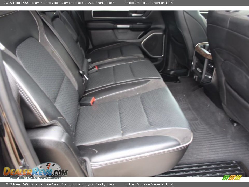 2019 Ram 1500 Laramie Crew Cab Diamond Black Crystal Pearl / Black Photo #26