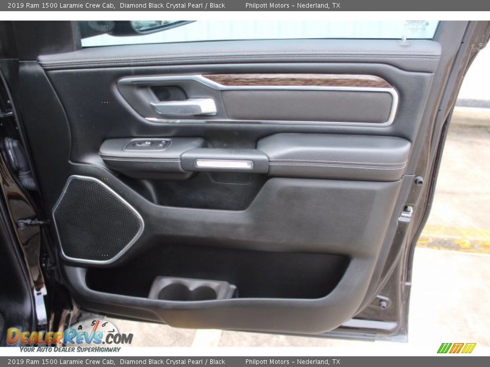 2019 Ram 1500 Laramie Crew Cab Diamond Black Crystal Pearl / Black Photo #27