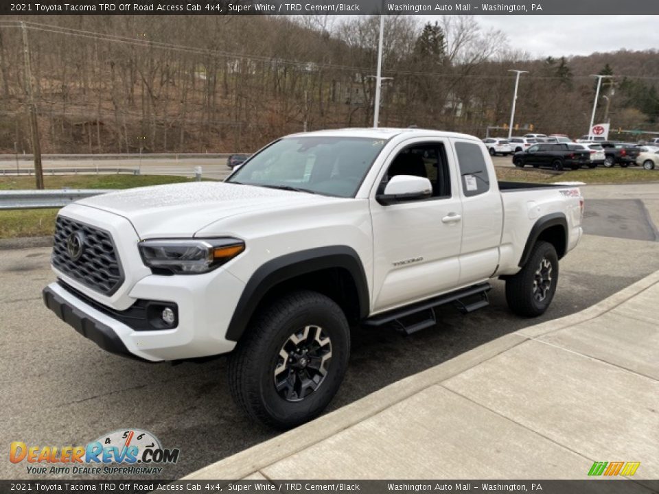 Front 3/4 View of 2021 Toyota Tacoma TRD Off Road Access Cab 4x4 Photo #12