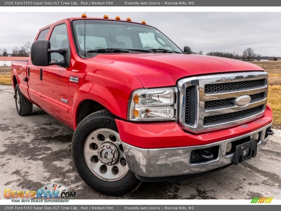 Front 3/4 View of 2005 Ford F350 Super Duty XLT Crew Cab Photo #1