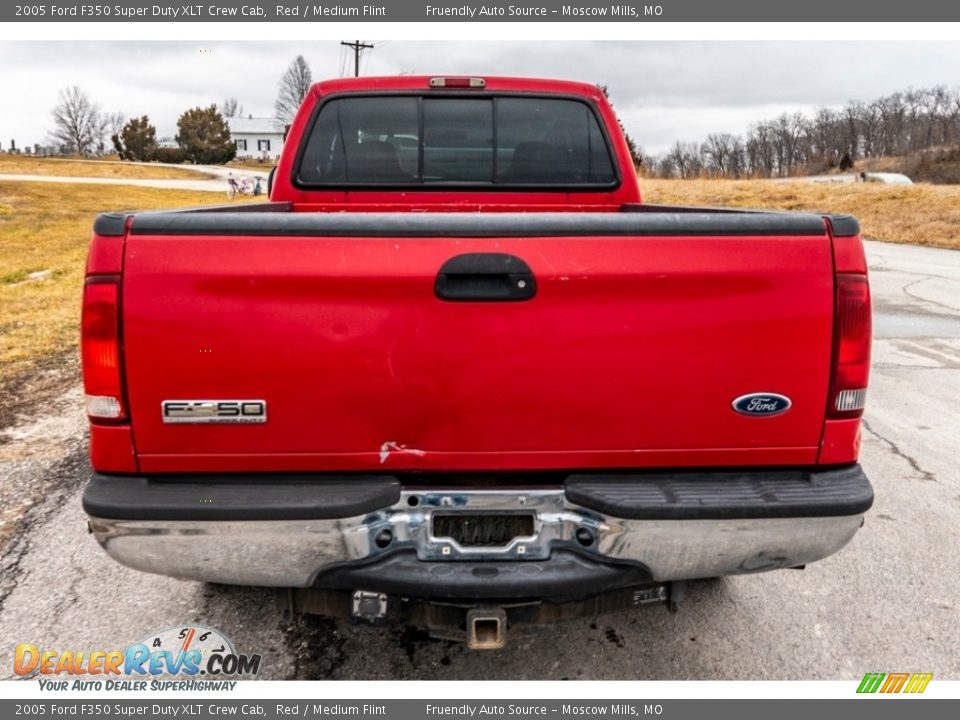 2005 Ford F350 Super Duty XLT Crew Cab Red / Medium Flint Photo #5