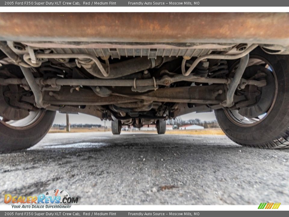 2005 Ford F350 Super Duty XLT Crew Cab Red / Medium Flint Photo #10