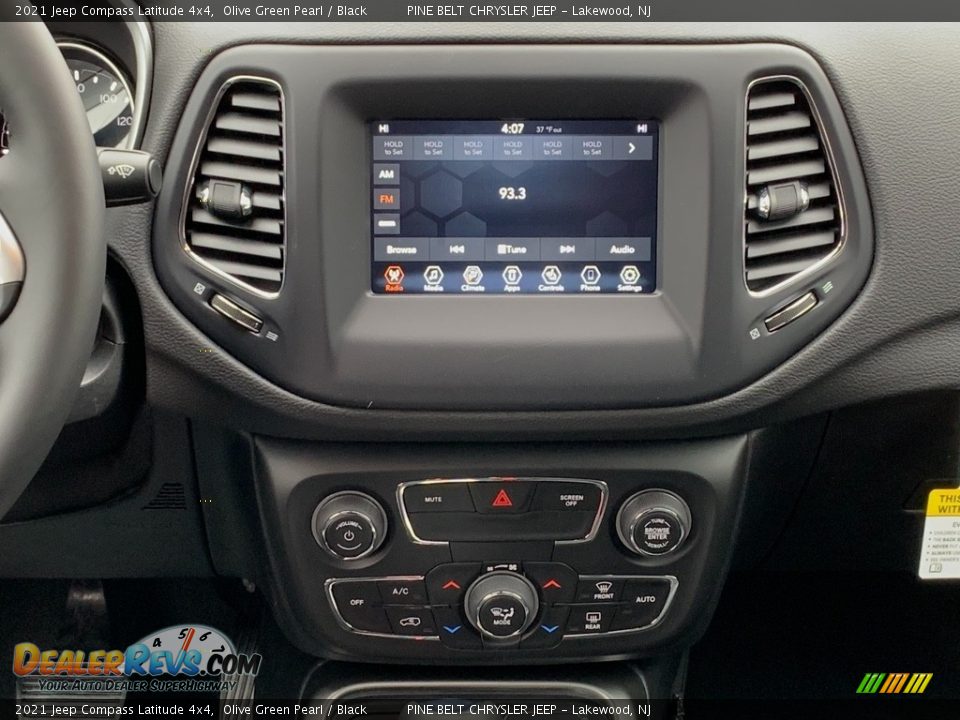 Controls of 2021 Jeep Compass Latitude 4x4 Photo #10