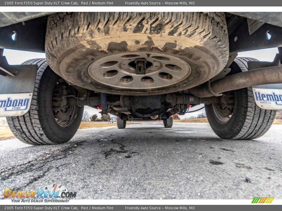 2005 Ford F350 Super Duty XLT Crew Cab Red / Medium Flint Photo #13