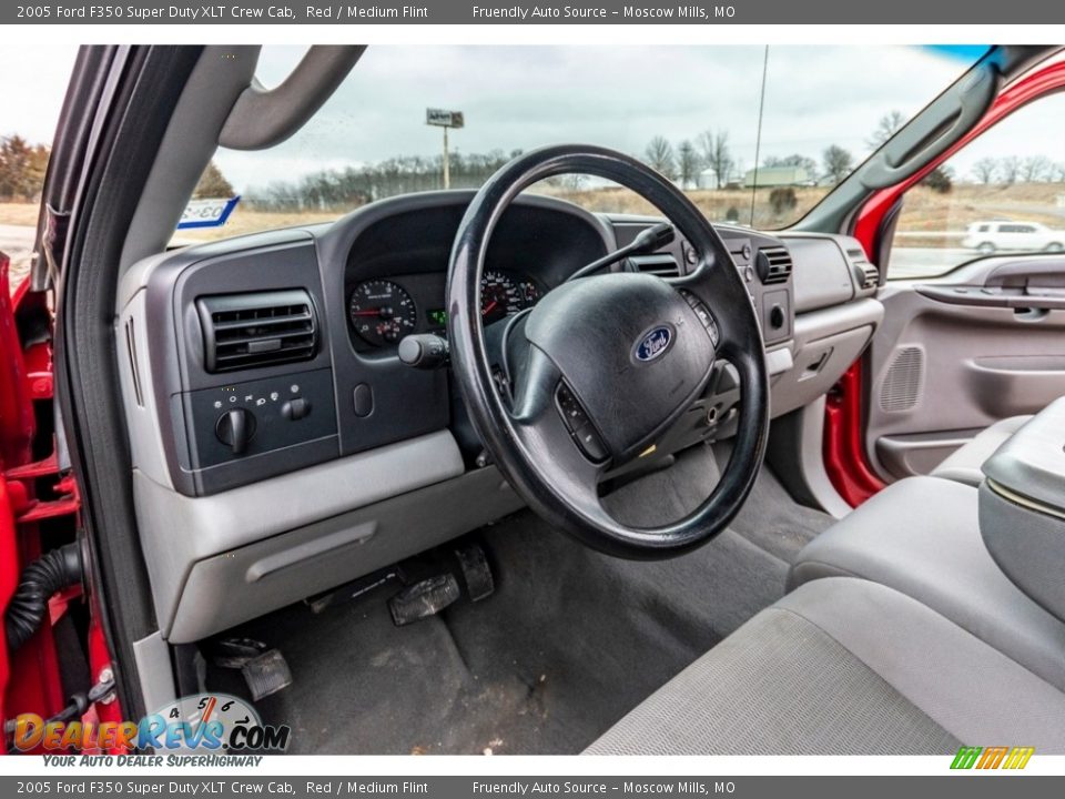 Medium Flint Interior - 2005 Ford F350 Super Duty XLT Crew Cab Photo #20