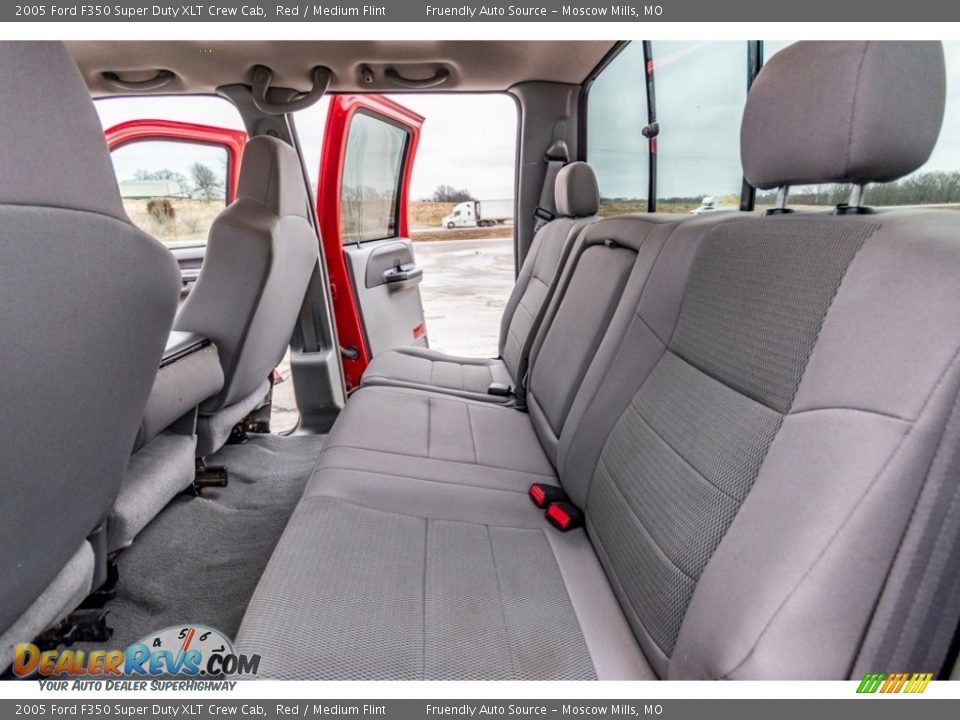 Rear Seat of 2005 Ford F350 Super Duty XLT Crew Cab Photo #23