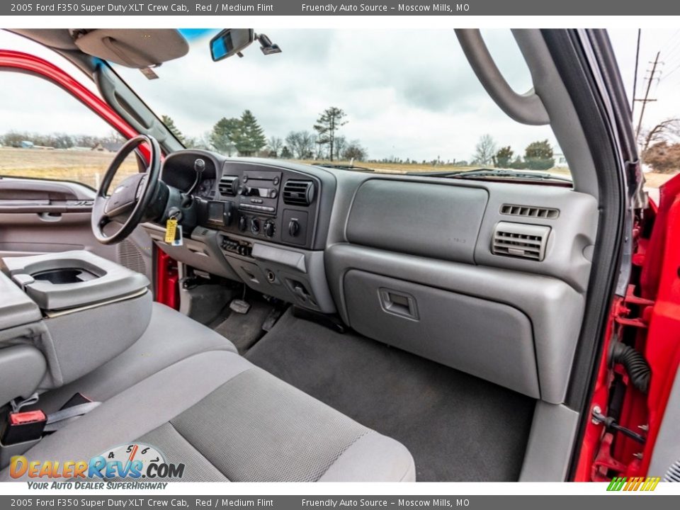 Medium Flint Interior - 2005 Ford F350 Super Duty XLT Crew Cab Photo #30