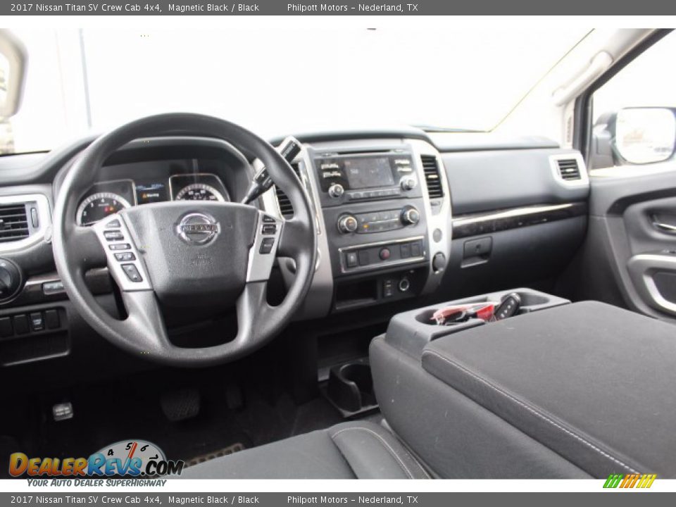 Dashboard of 2017 Nissan Titan SV Crew Cab 4x4 Photo #20