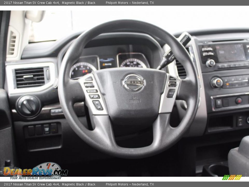 2017 Nissan Titan SV Crew Cab 4x4 Steering Wheel Photo #21