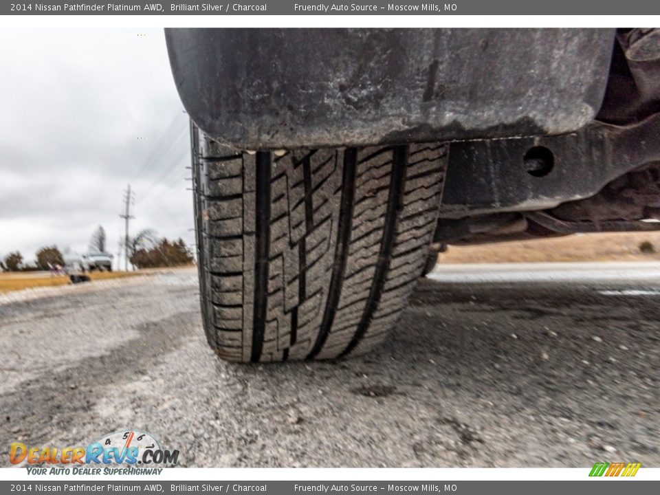 2014 Nissan Pathfinder Platinum AWD Brilliant Silver / Charcoal Photo #15