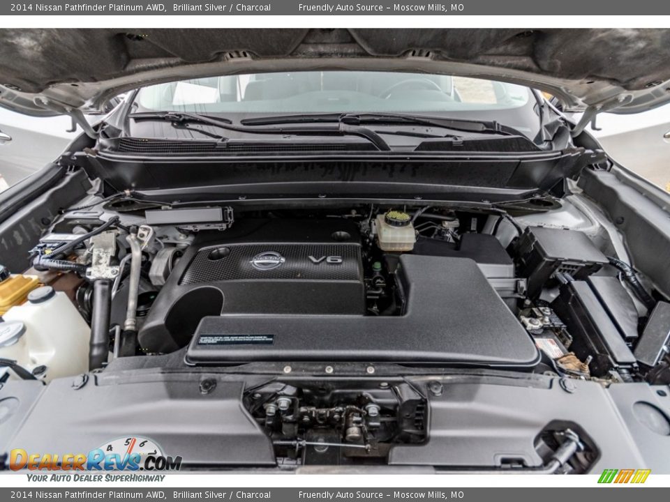 2014 Nissan Pathfinder Platinum AWD Brilliant Silver / Charcoal Photo #17