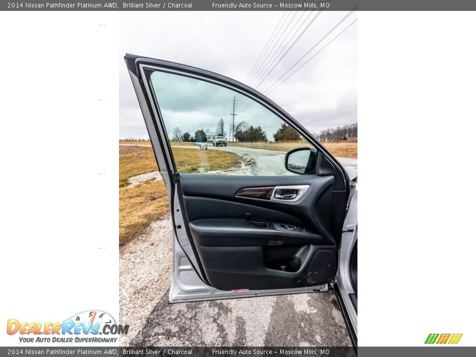 2014 Nissan Pathfinder Platinum AWD Brilliant Silver / Charcoal Photo #21