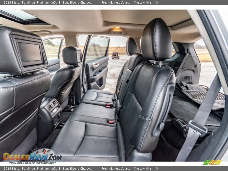 2014 Nissan Pathfinder Platinum AWD Brilliant Silver / Charcoal Photo #23