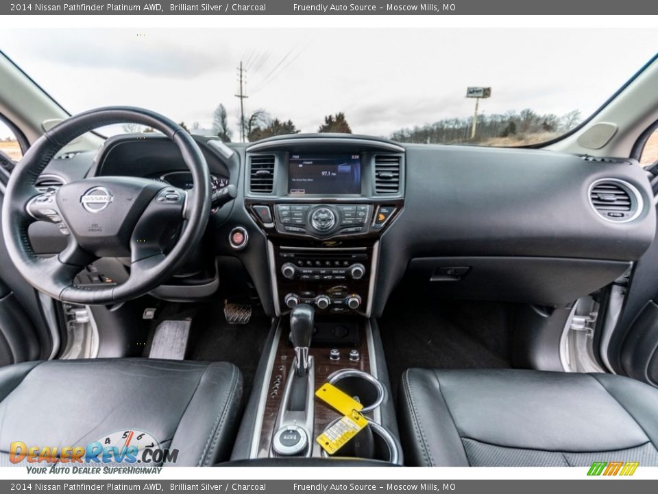 2014 Nissan Pathfinder Platinum AWD Brilliant Silver / Charcoal Photo #32