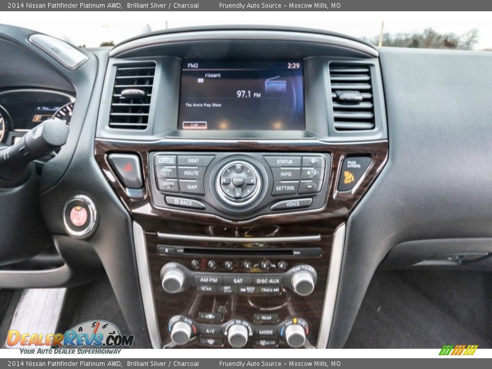 2014 Nissan Pathfinder Platinum AWD Brilliant Silver / Charcoal Photo #33