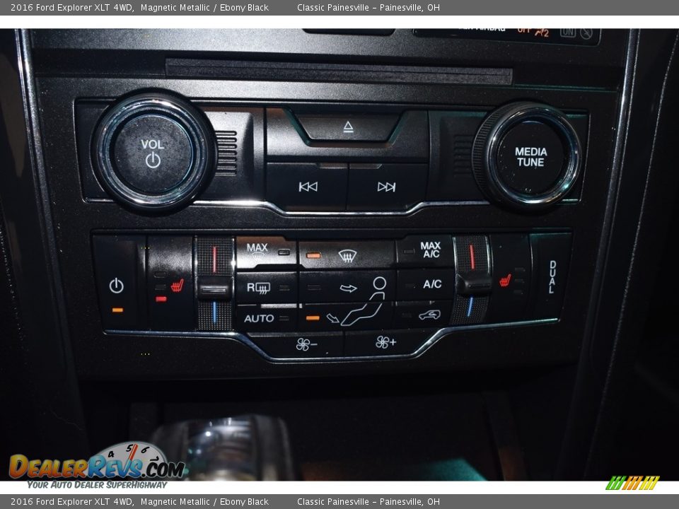 2016 Ford Explorer XLT 4WD Magnetic Metallic / Ebony Black Photo #17