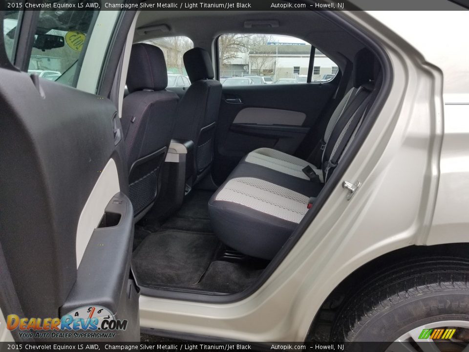 2015 Chevrolet Equinox LS AWD Champagne Silver Metallic / Light Titanium/Jet Black Photo #12