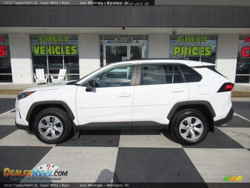 2019 Toyota RAV4 LE Super White / Black Photo #1