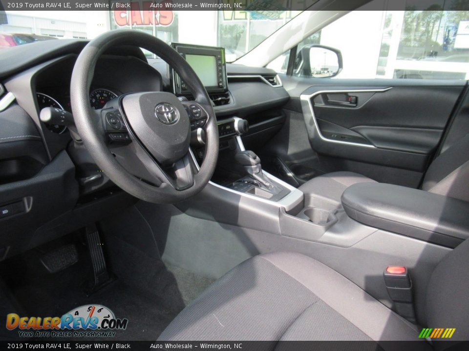 2019 Toyota RAV4 LE Super White / Black Photo #11