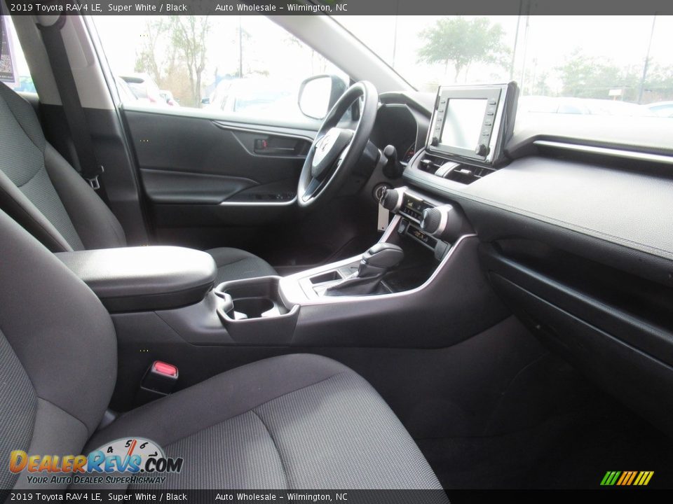 2019 Toyota RAV4 LE Super White / Black Photo #13