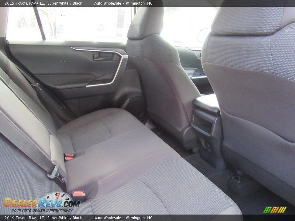 2019 Toyota RAV4 LE Super White / Black Photo #14