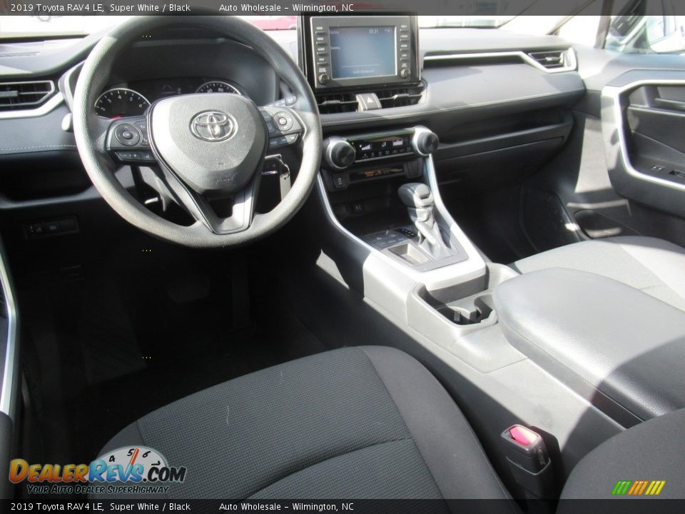 2019 Toyota RAV4 LE Super White / Black Photo #15